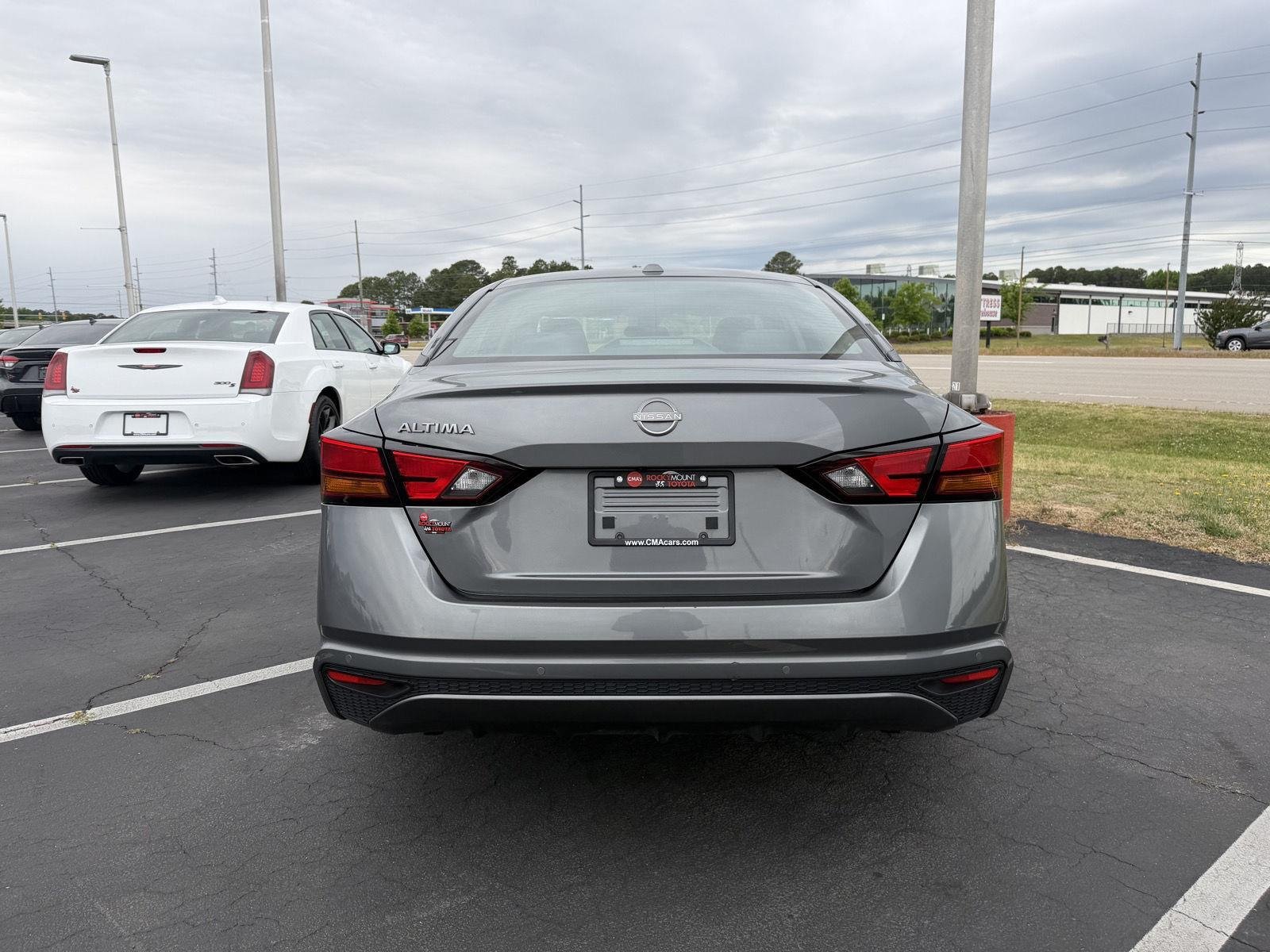 Used 2025 Gun Metallic Nissan SV image 6