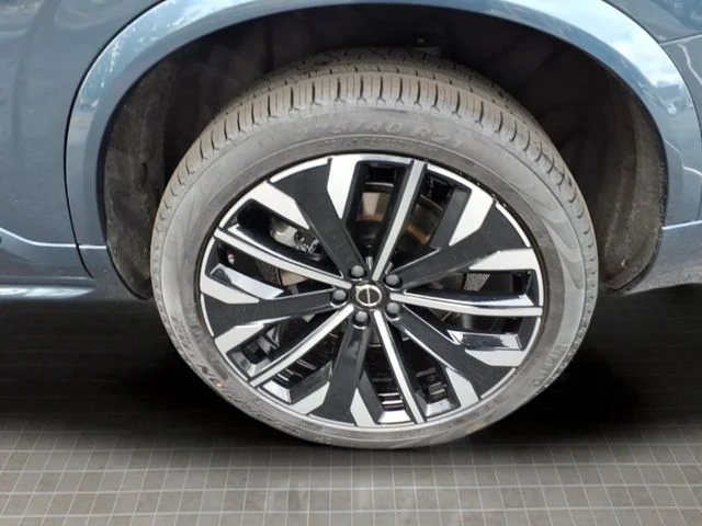 New 2026 Denim Blue Volvo T8 Ultra image 10
