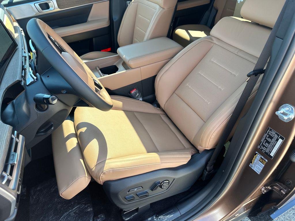 New 2026 Brown Hyundai Calligraphy AWD image 32
