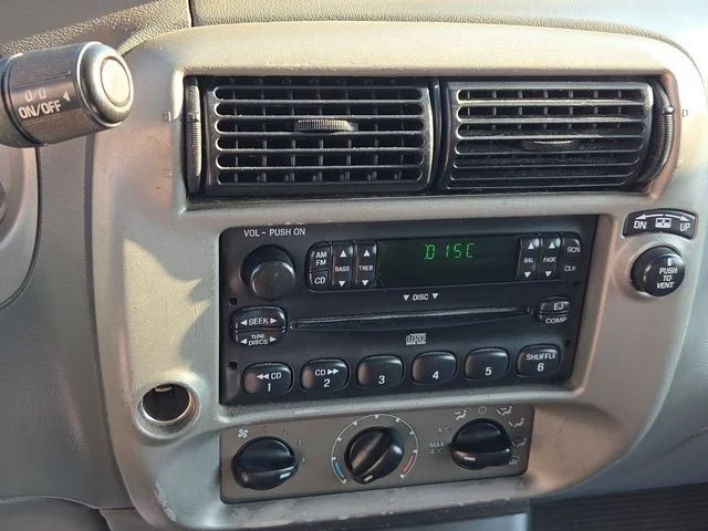Used 2004 Silver Ford XLS image 20
