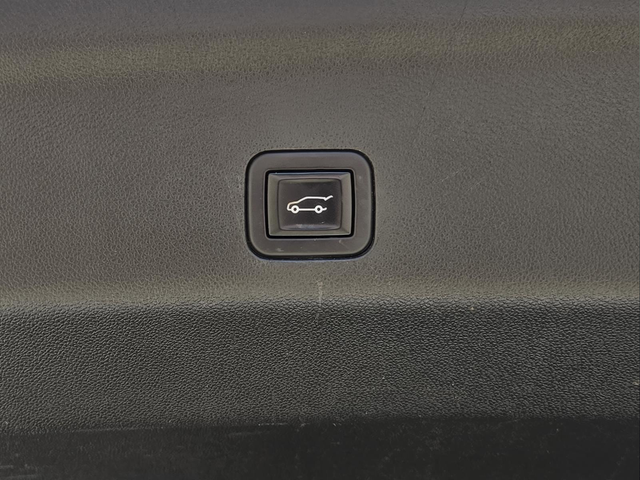 Used 2023 Beige Chevrolet High Country image 10