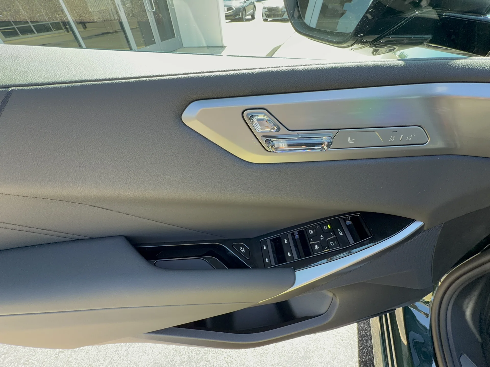 New 2027 Vancouver Green Metallic BMW 40 xDrive image 10
