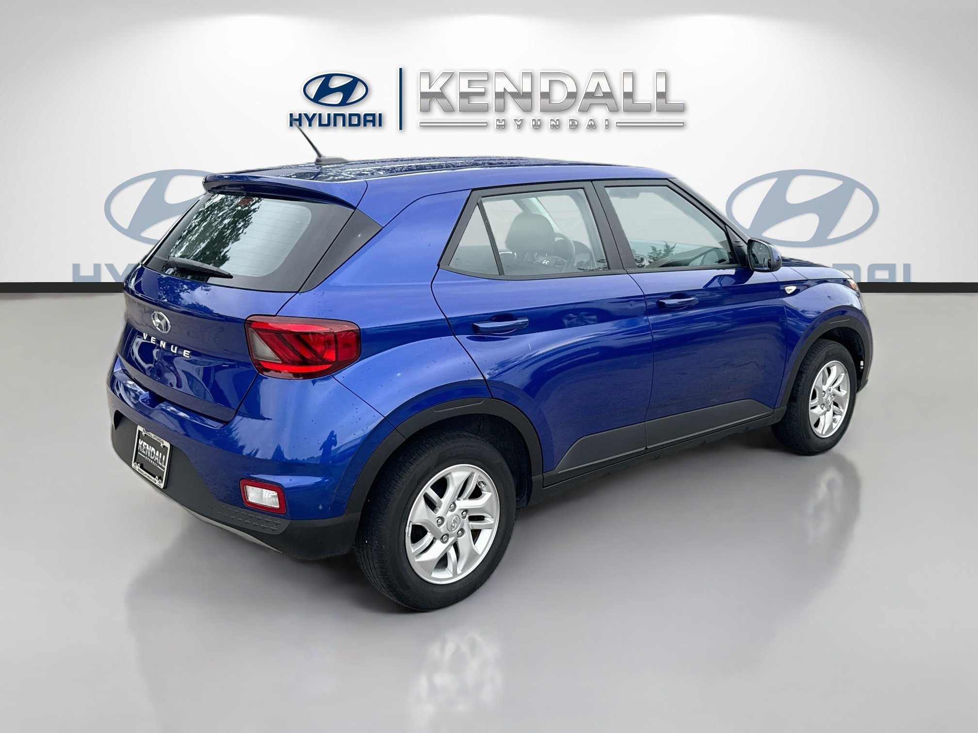 Used 2024 Intense Blue Hyundai SE image 6