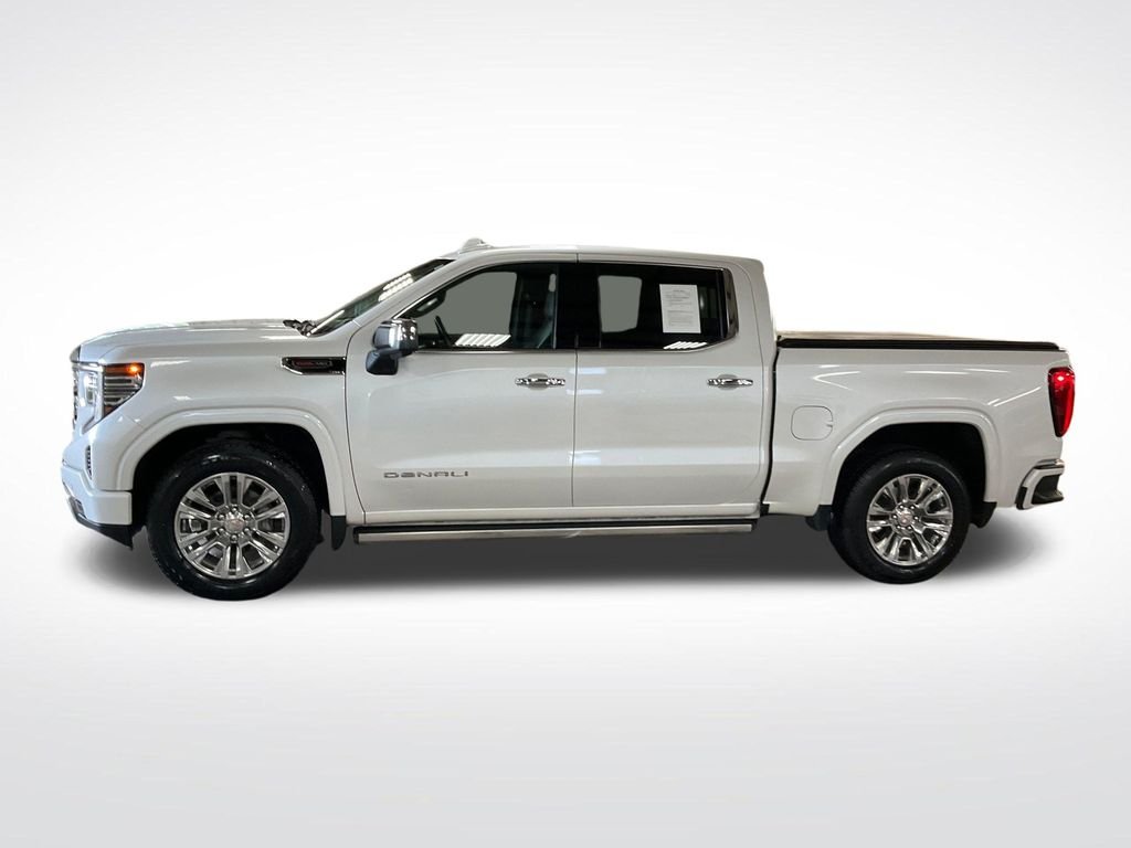 Used 2022 White GMC Denali image 2