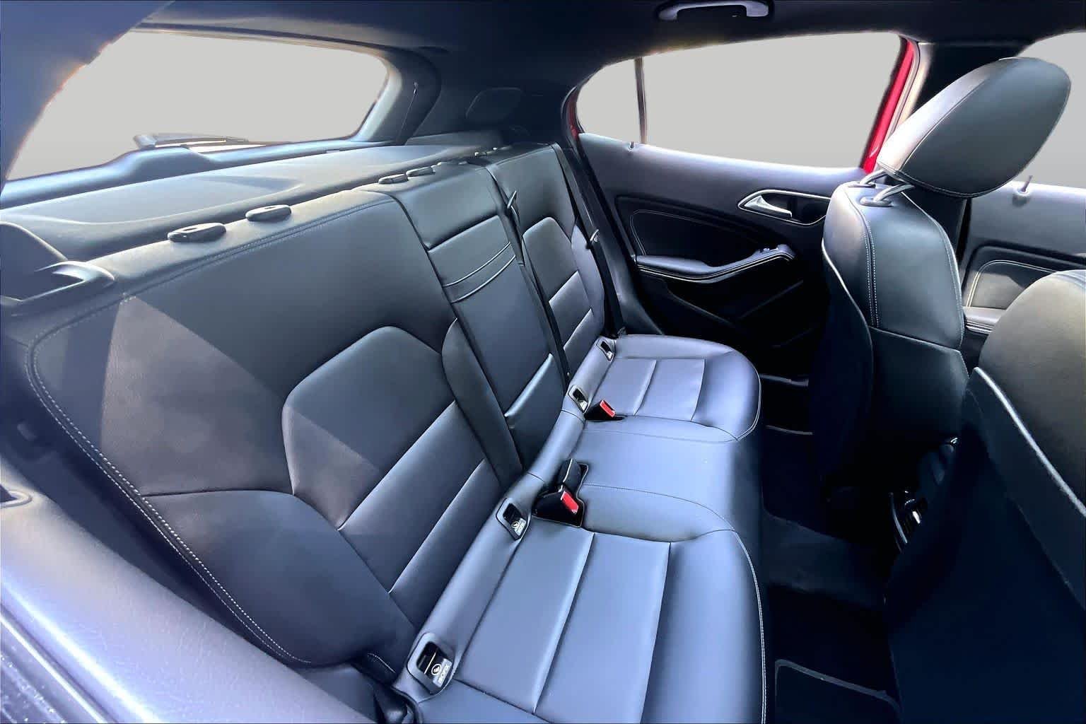 Used 2019 Jupiter Red Mercedes-Benz GLA 250 image 21