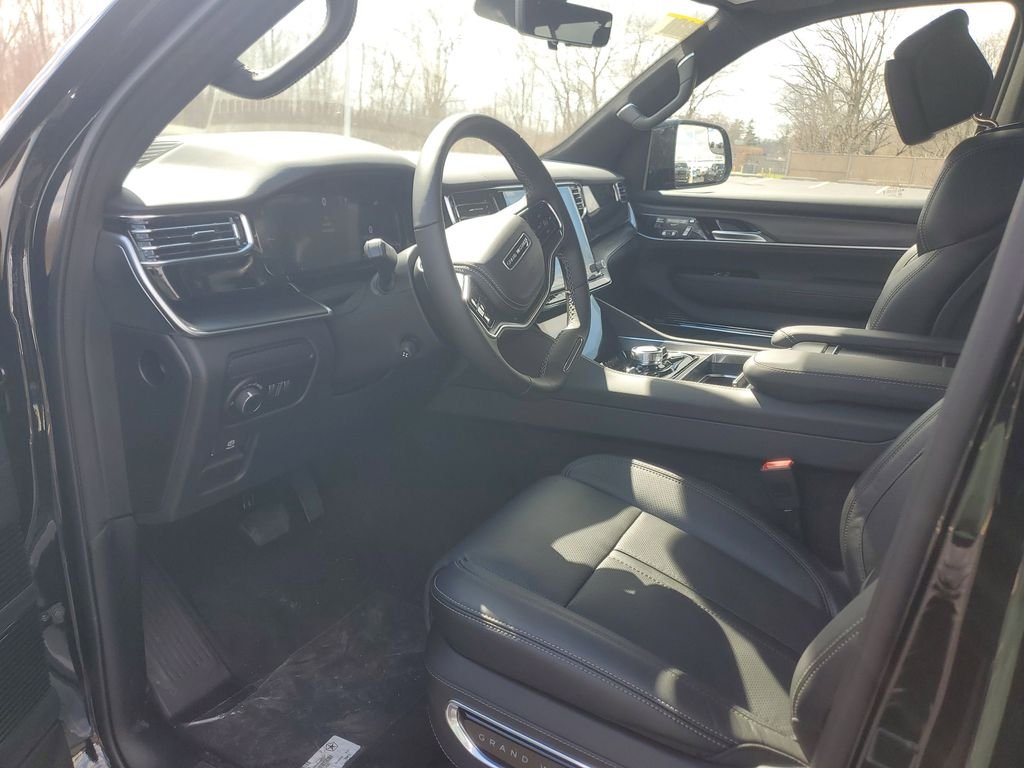 New 2026 High Gloss Black Jeep Summit Obsidian image 6