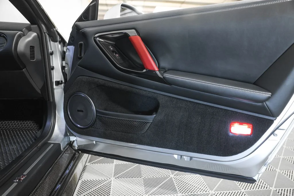 Used 2015 Silver Nissan Black Edition image 24