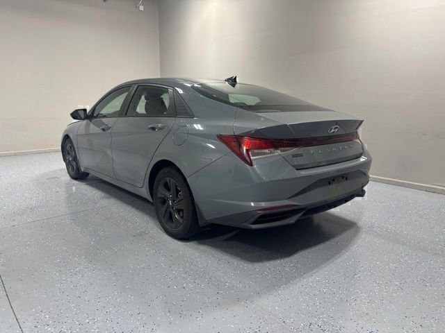 Used 2022 Gray Hyundai SEL image 8