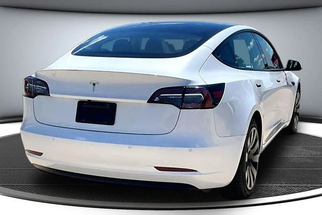 Used 2021 White Tesla Standard Range Plus image 6