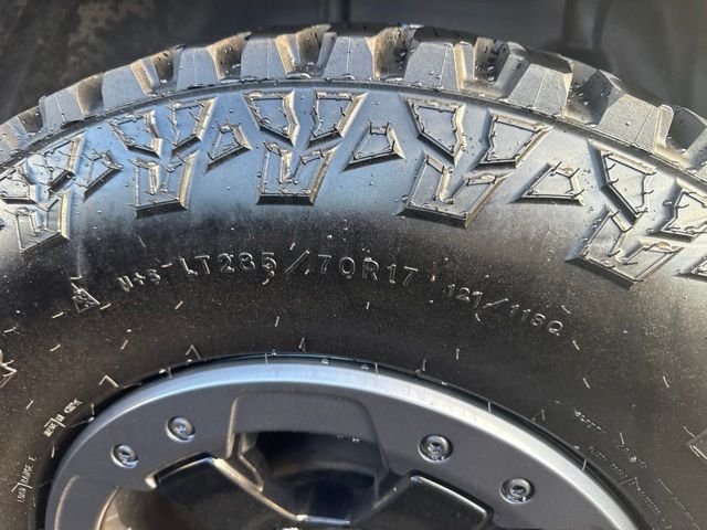 Used 2021 Gray Ford Badlands image 10