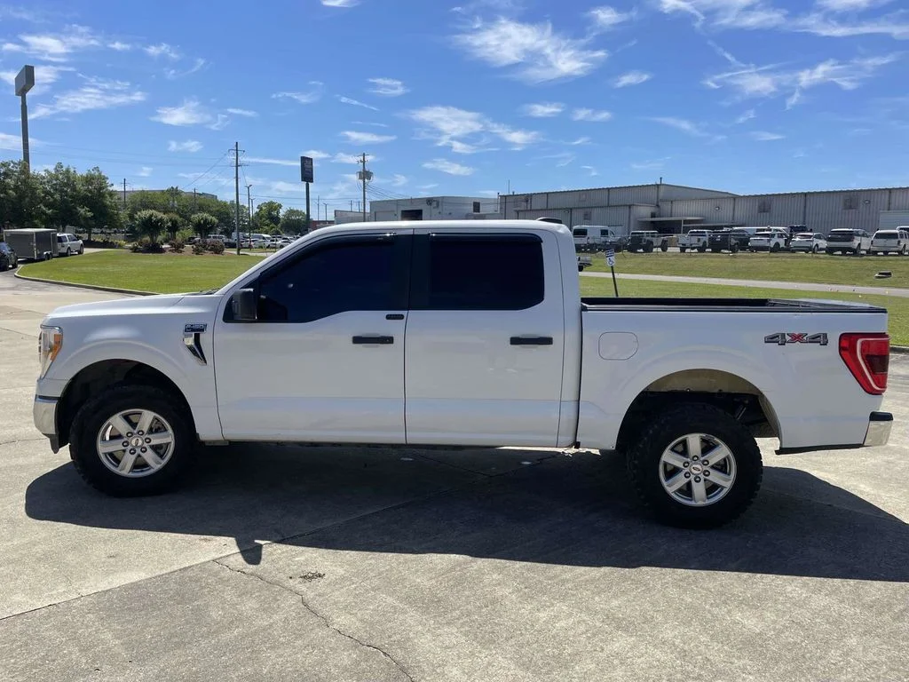 Certified Used 2022 Oxford White Ford XLT image 6