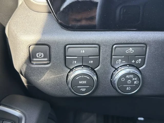 New 2026 Summit White GMC SLE image 26