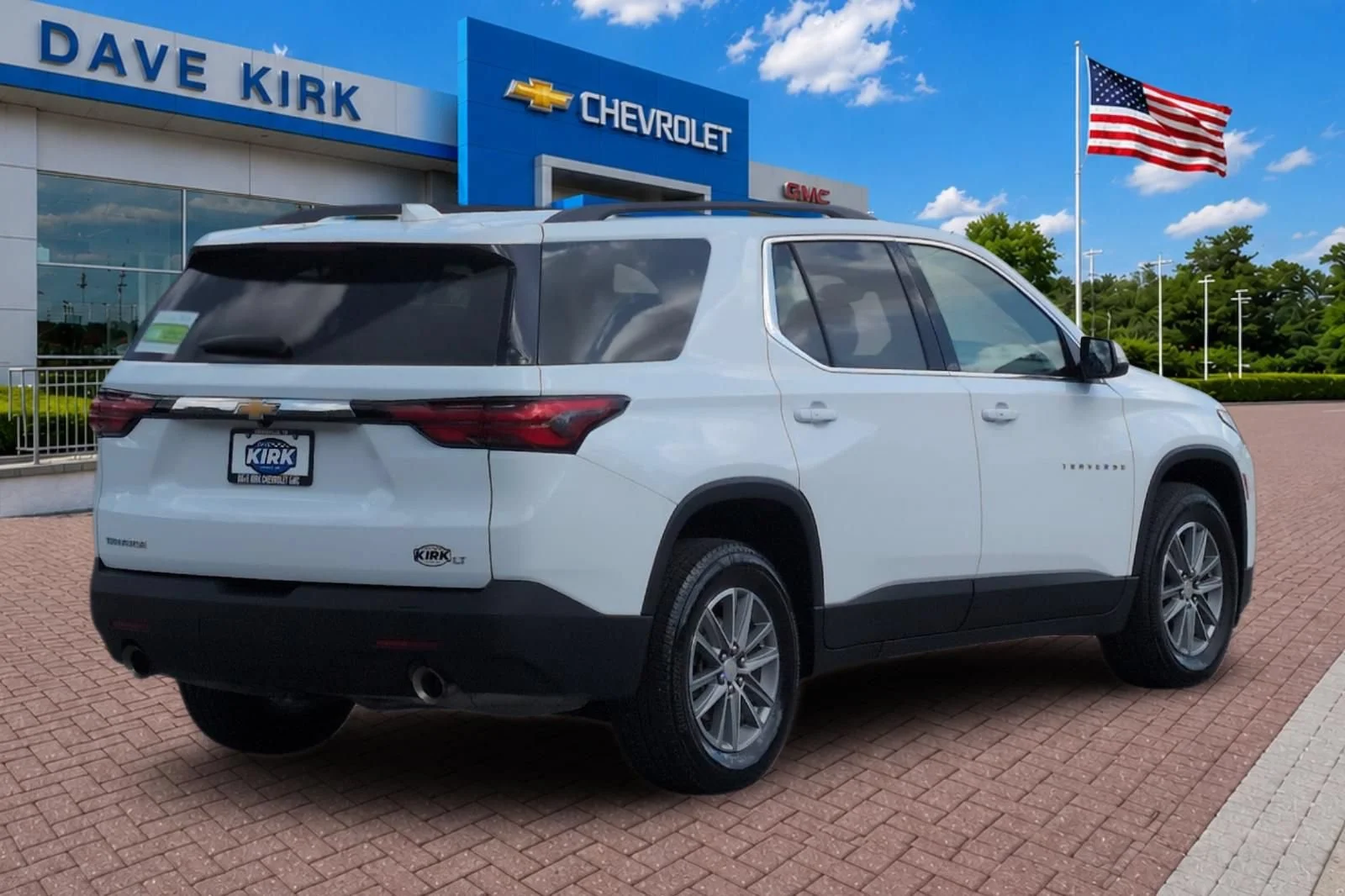 Used 2023 SUMMIT WHITE Chevrolet LT Cloth image 3