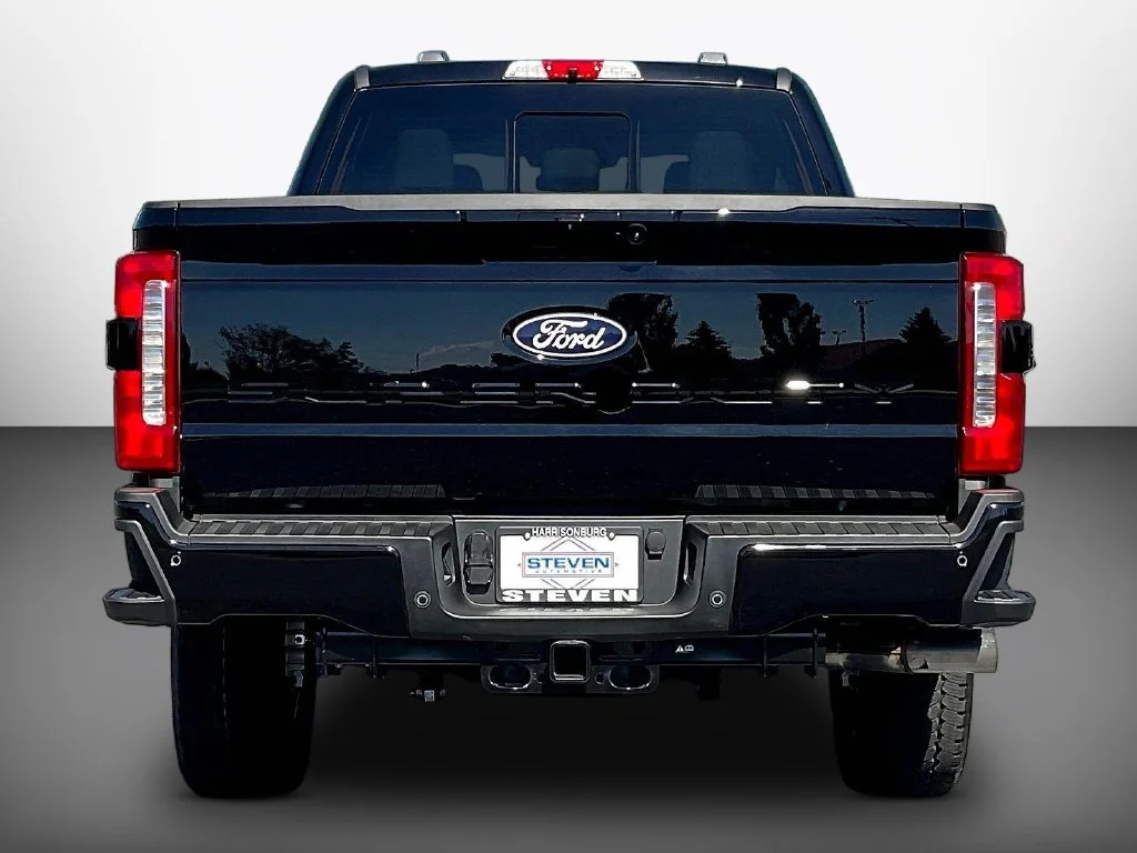 New 2027 Agate Black Metallic Ford F-350® XLT image 4
