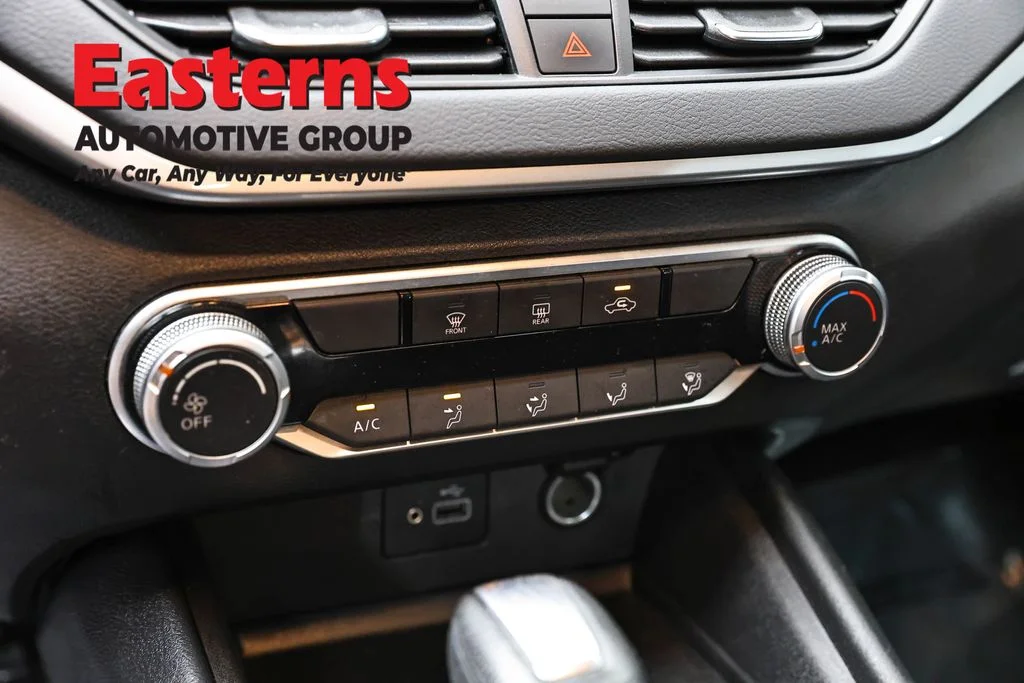 Used 2023 Silver Nissan 2.5 S image 18
