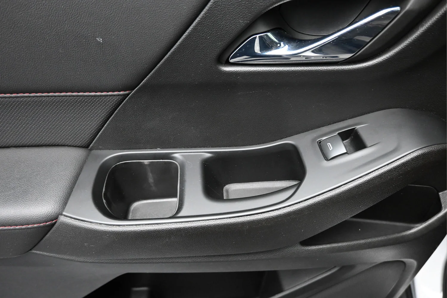 Used 2023 SUMMIT WHITE Chevrolet RS image 11