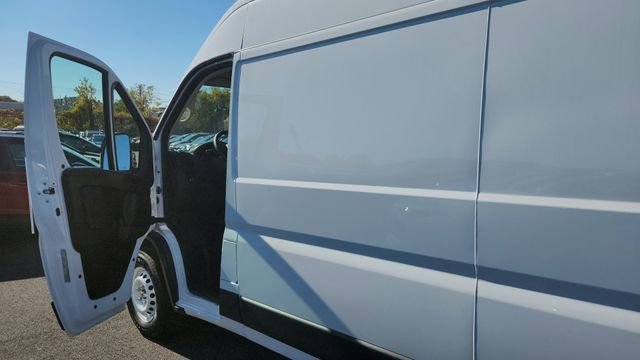 Used 2025 White Ram High Roof image 17