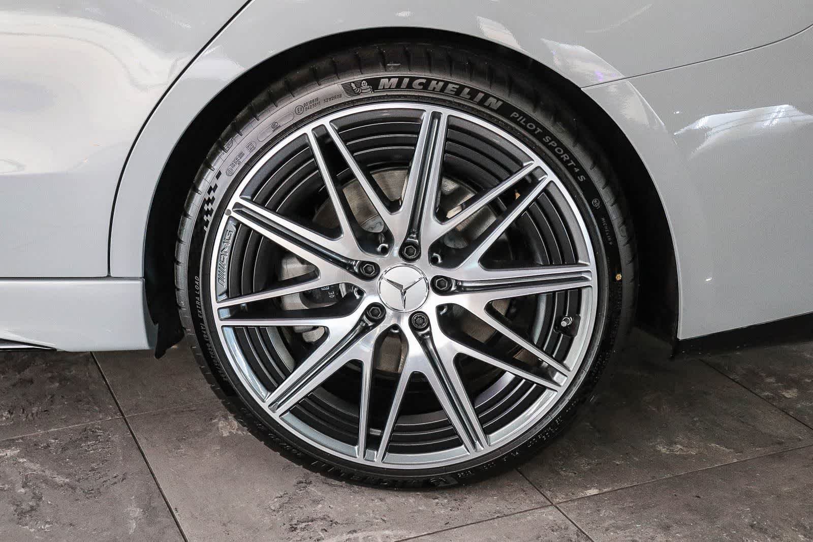 New 2026 MANUFAKTUR Alpine Grey Mercedes-Benz AMG® C 43 image 10