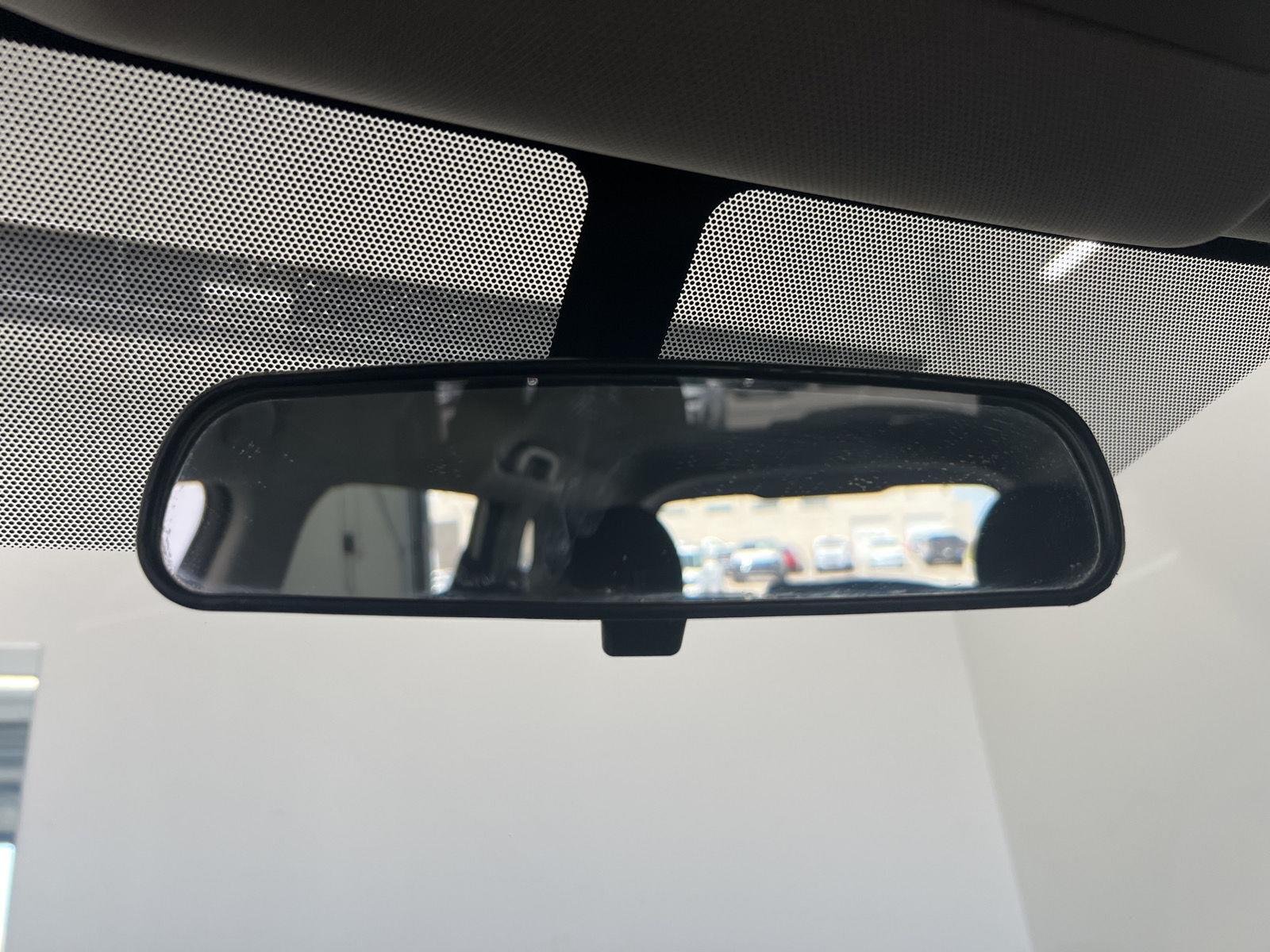 Used 2016 Pearl White Nissan SV image 21