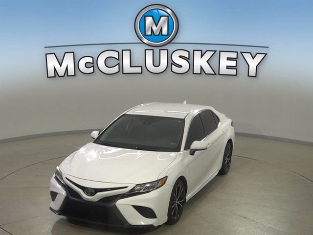 Used 2019 White Toyota SE image 5