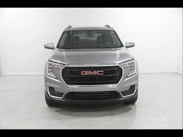2023 GMC Terrain SLE - Photo 2