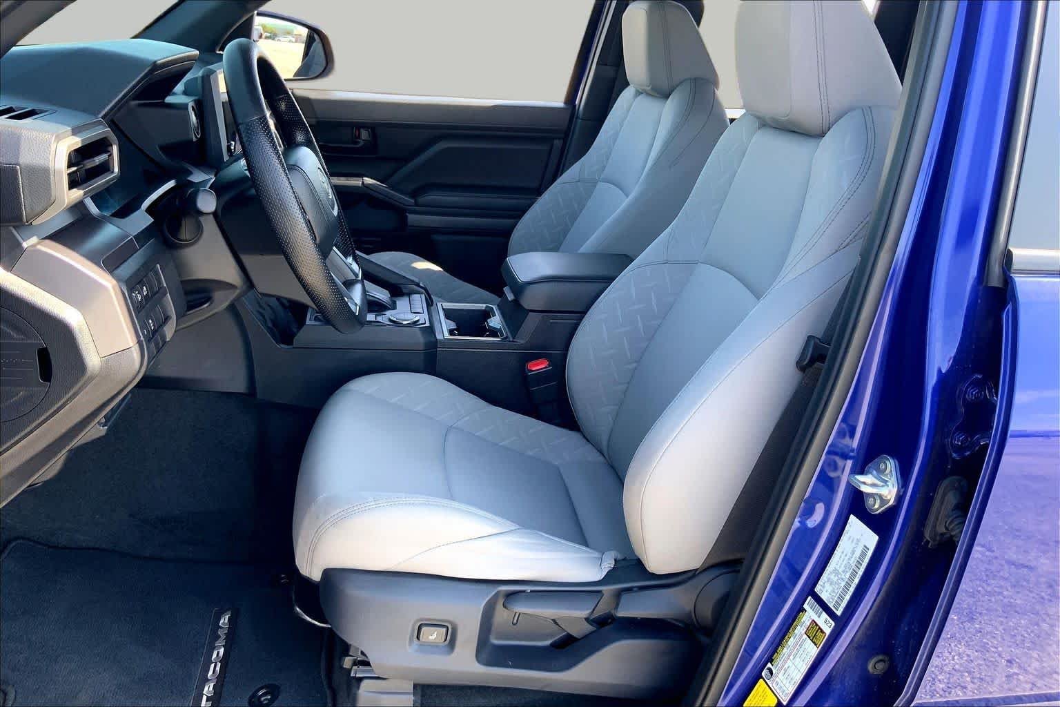 Certified Used 2025 Blue Crush Metallic Toyota SR5 image 8