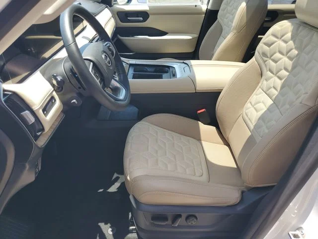 New 2026 Aspen White TriCoat Nissan Platinum image 12