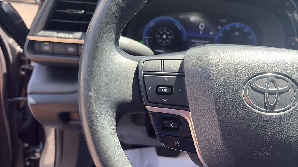 2024 Toyota Crown XLE - Photo 21