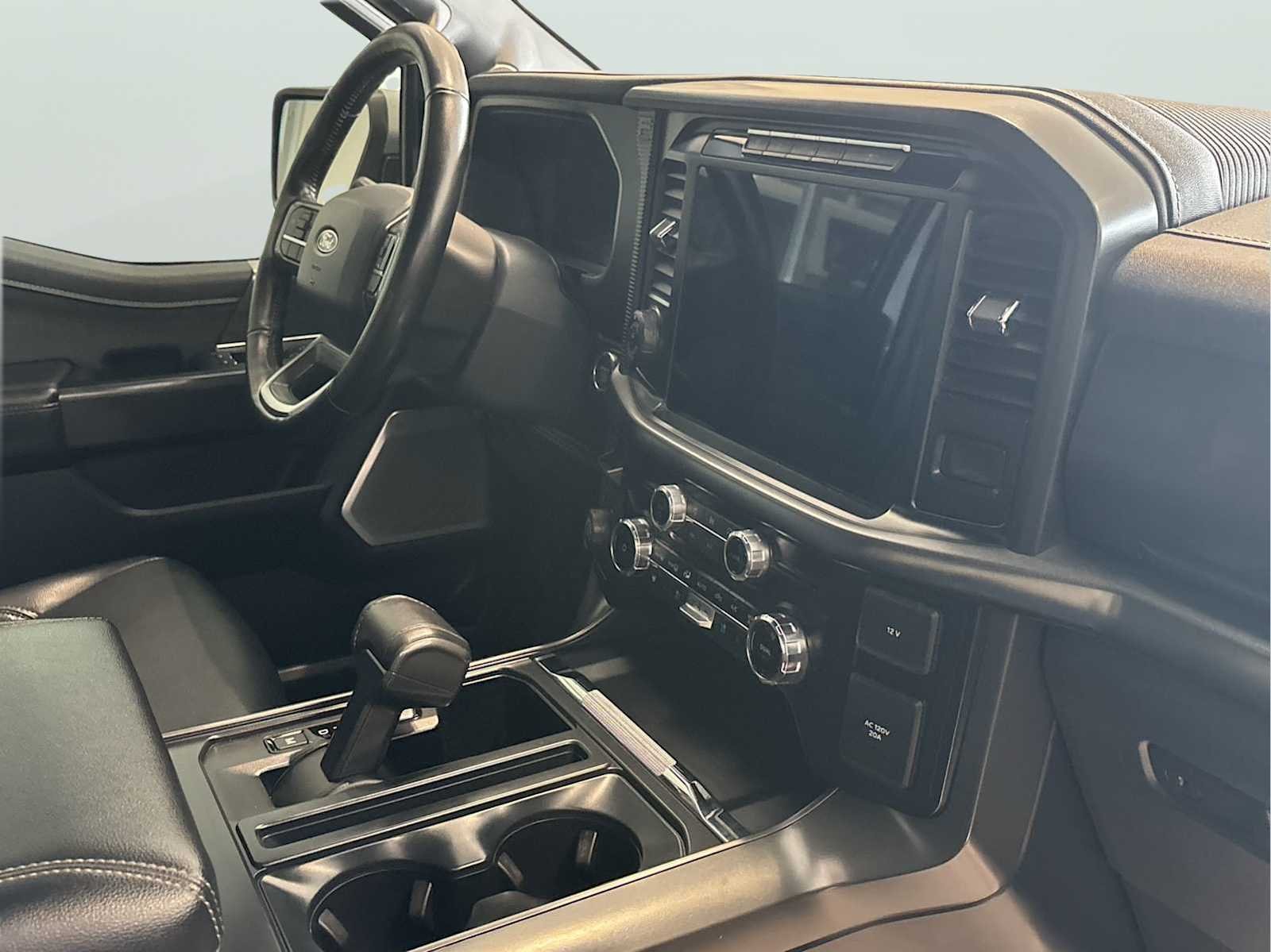 Used 2024 Avalanche Ford LARIAT image 28