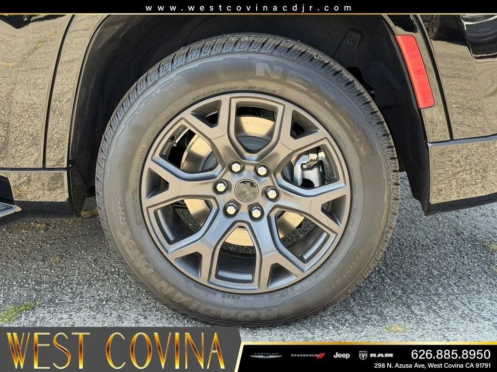 New 2026 High Gloss Black Jeep Limited Altitude image 17