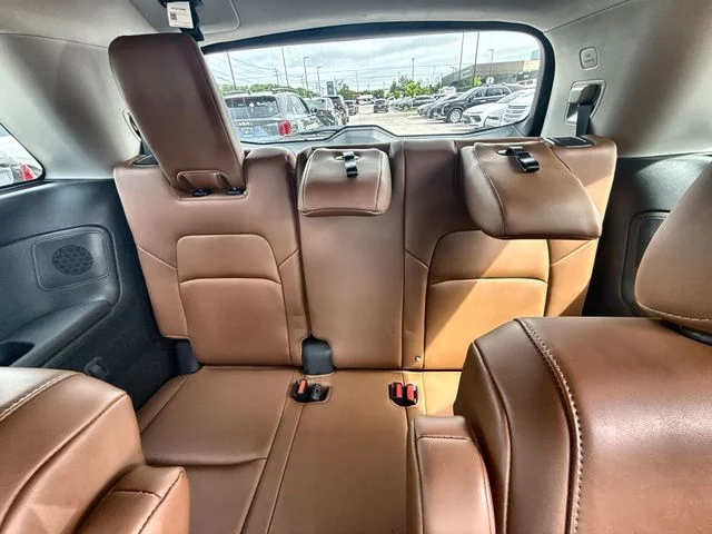 Used 2023 Black Nissan Platinum image 23