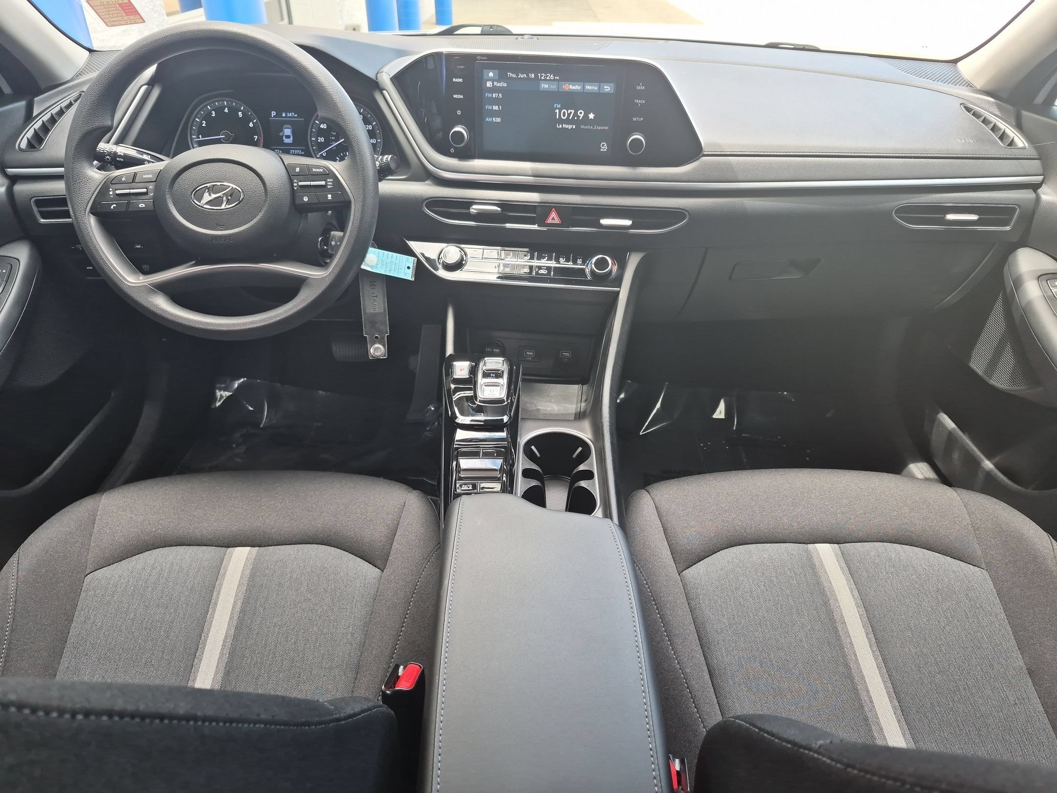 Used 2022 Quartz White Hyundai SE image 22