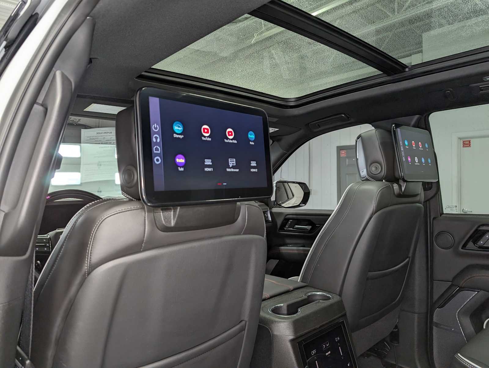 Used 2025 Summit White GMC AT4 Ultimate image 24