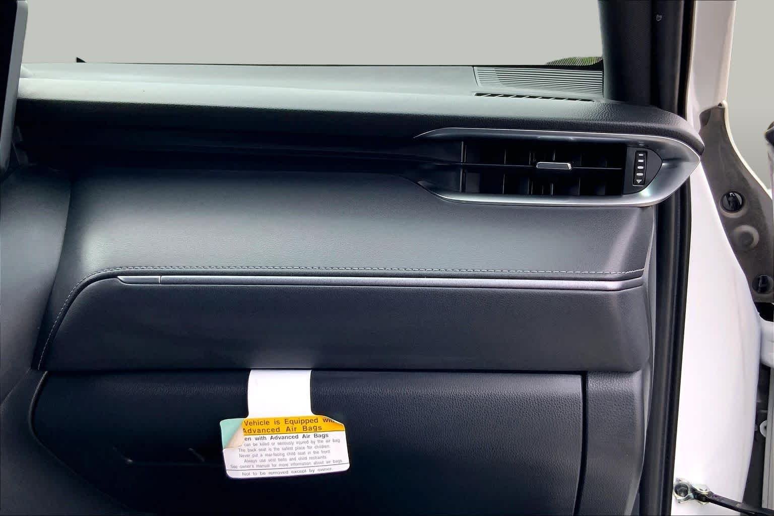 Used 2024 Wind Chill Pearl Toyota XLE image 18