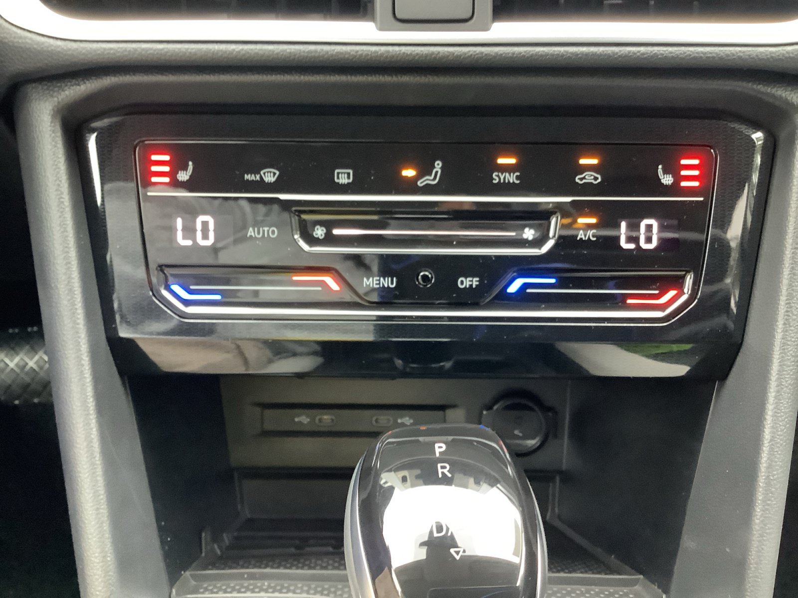 New 2026 Platinum Gray Metallic Volkswagen SE image 24