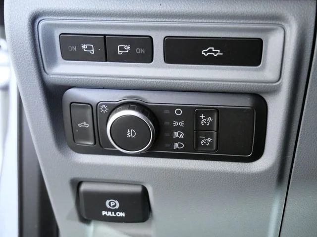 Used 2021 Silver Ford XLT image 27