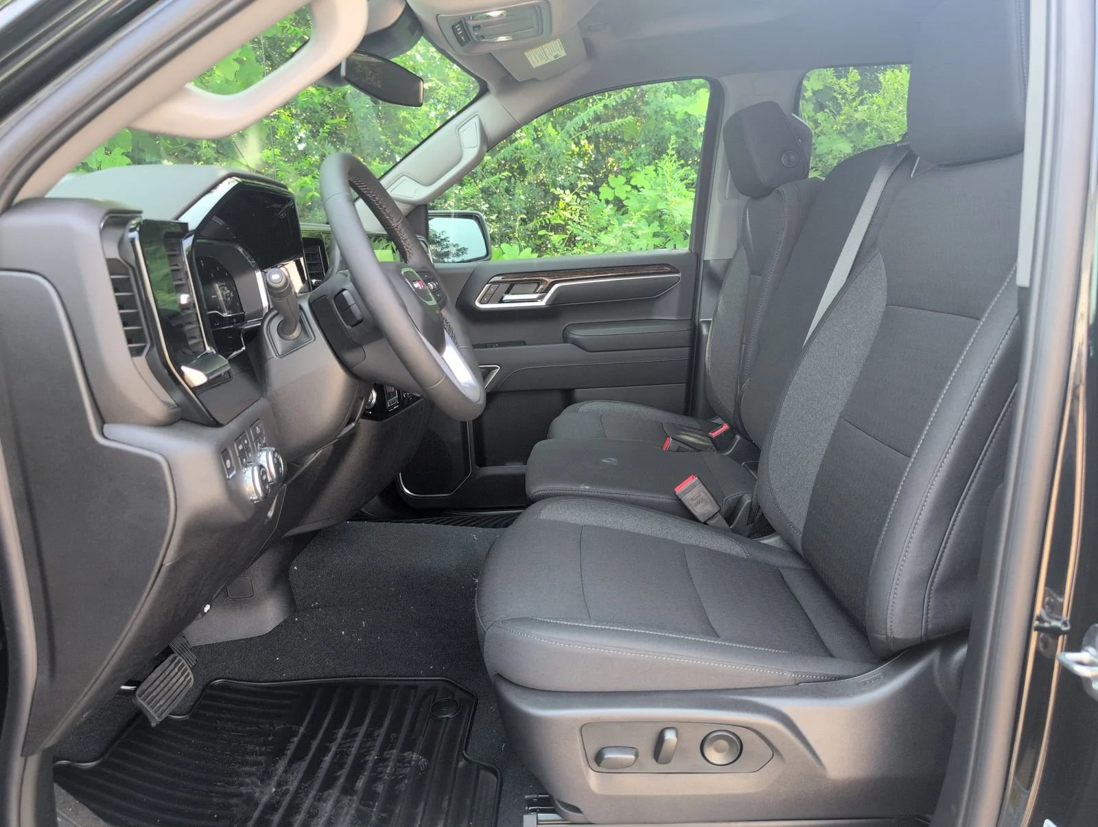 2025 GMC Sierra 1500 SLE - Photo 11