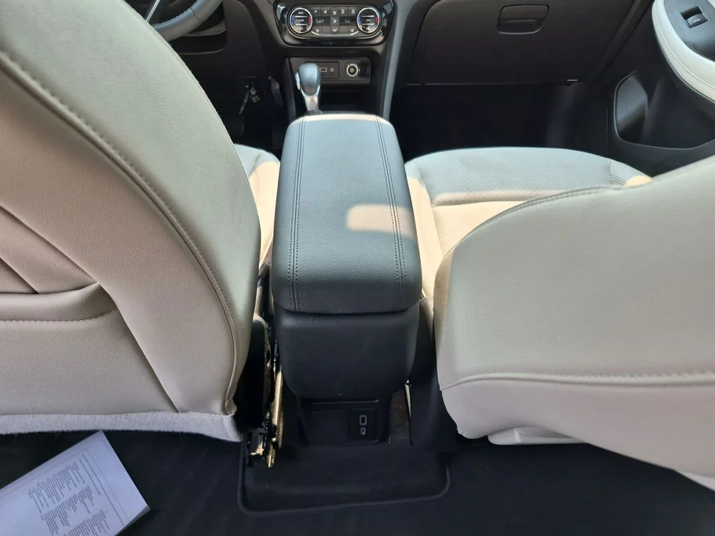 Used 2023 White Buick Select image 32