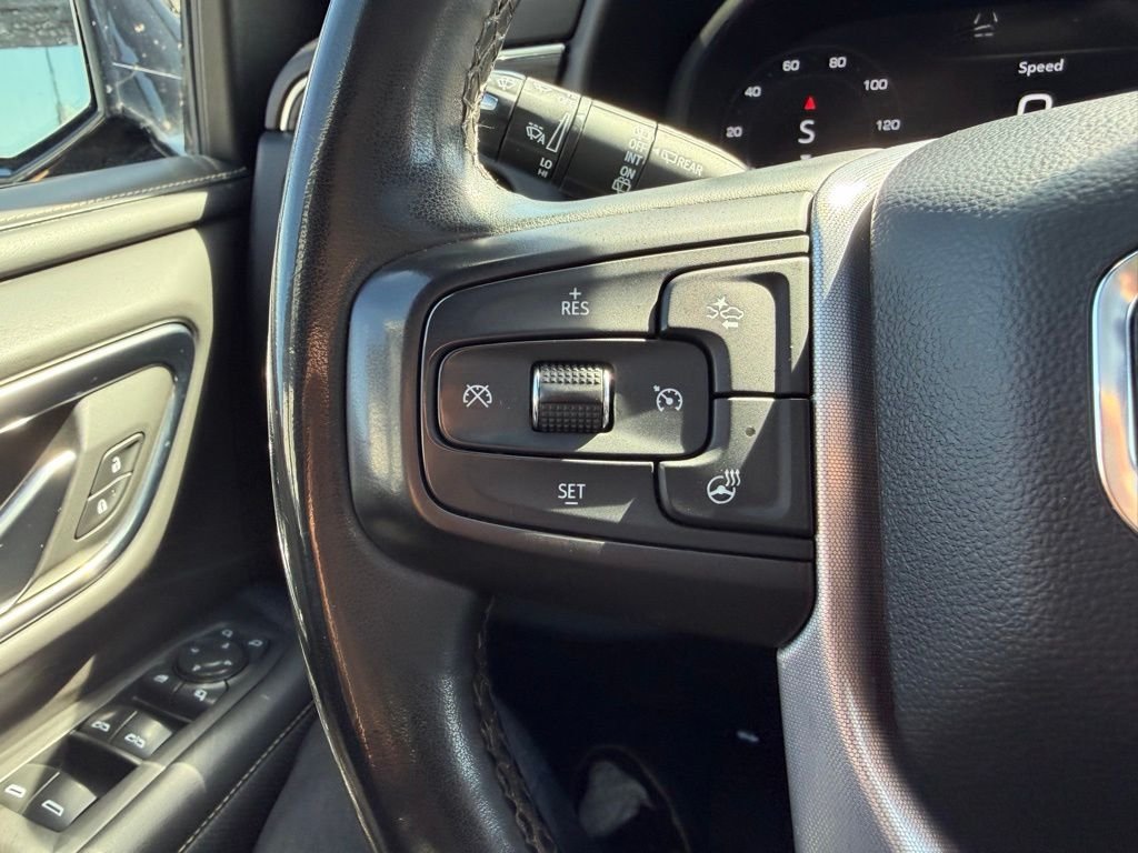 Used 2023  GMC SLT image 41