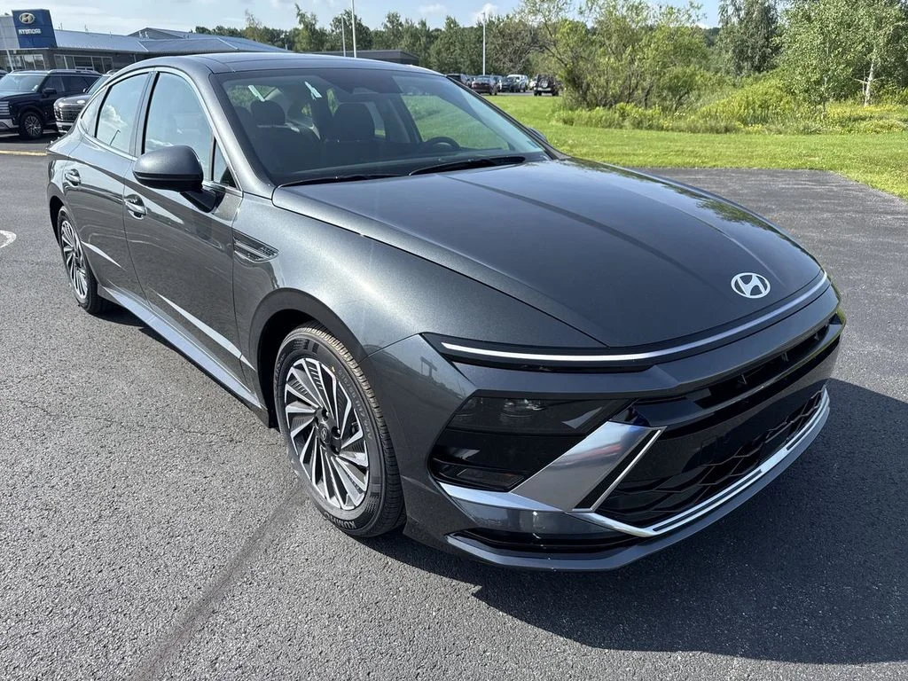 New 2026 Gray Hyundai SEL image 2