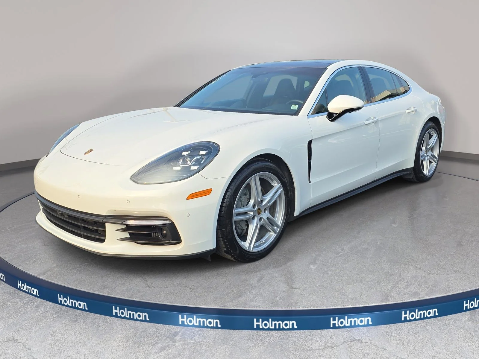 2020 Porsche Panamera 4S's photo