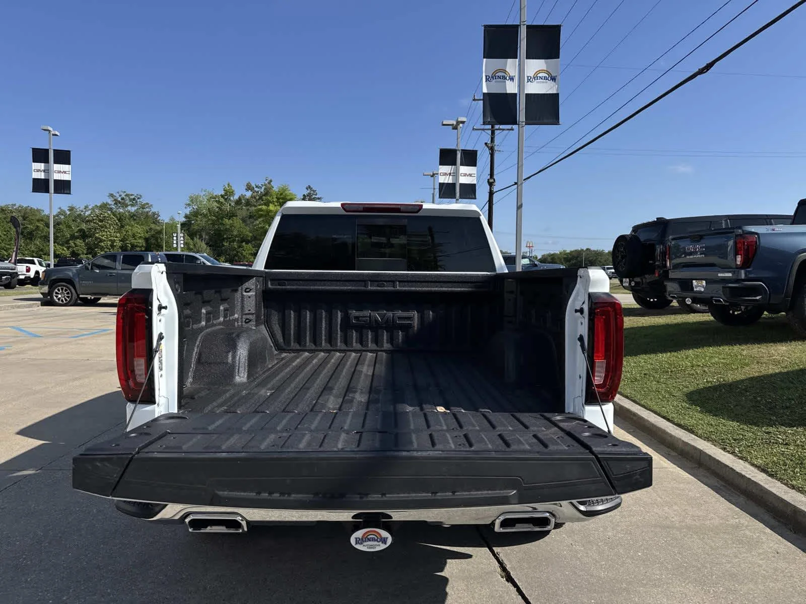 2026 GMC Sierra 1500 SLT - Photo 7