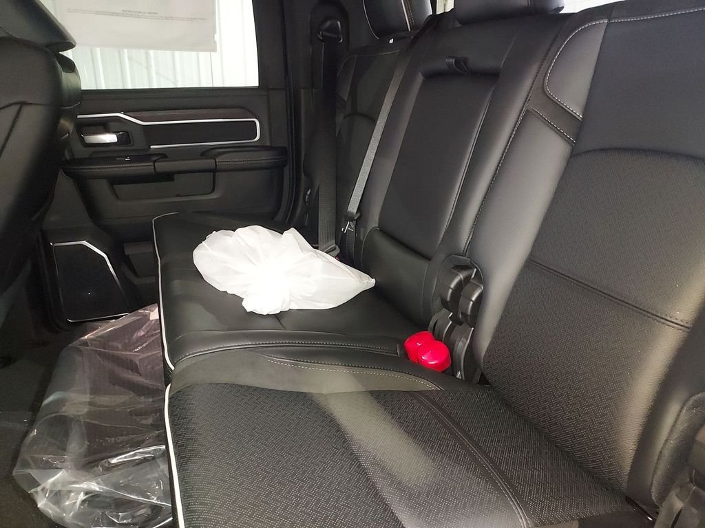 2026 RAM 3500 Laramie - Photo 28