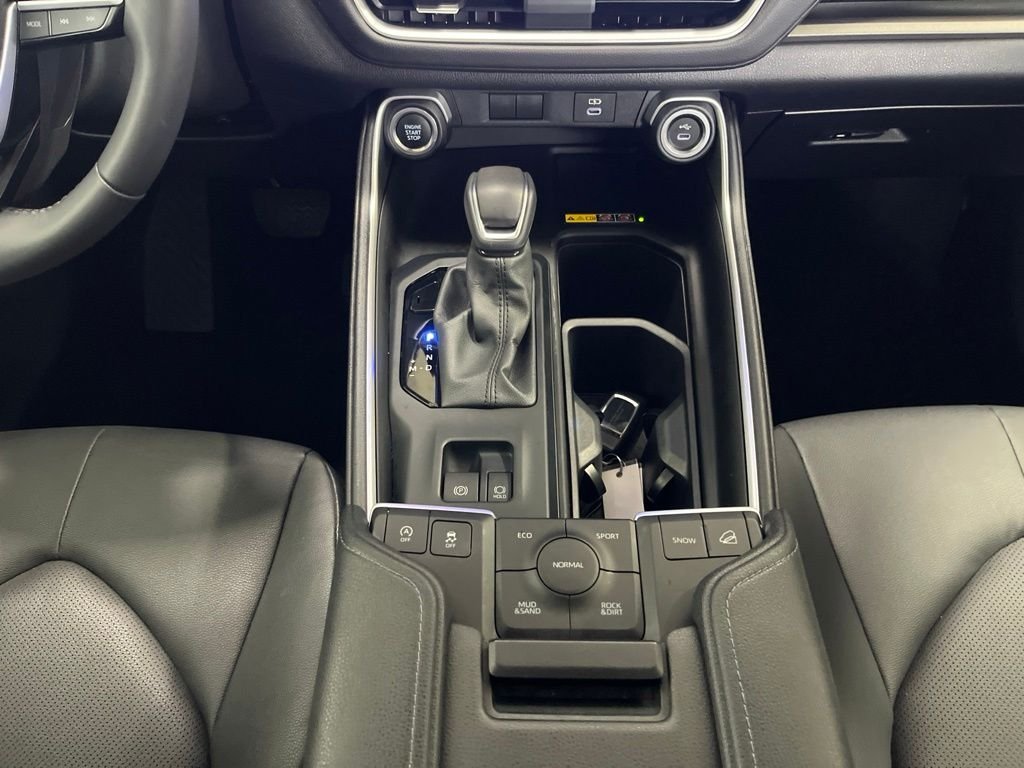 Used 2024 White Toyota XLE image 10