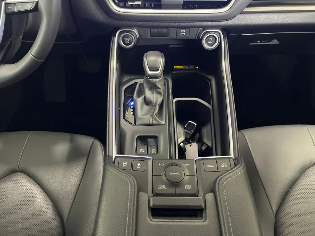 Used 2024 White Toyota XLE image 10