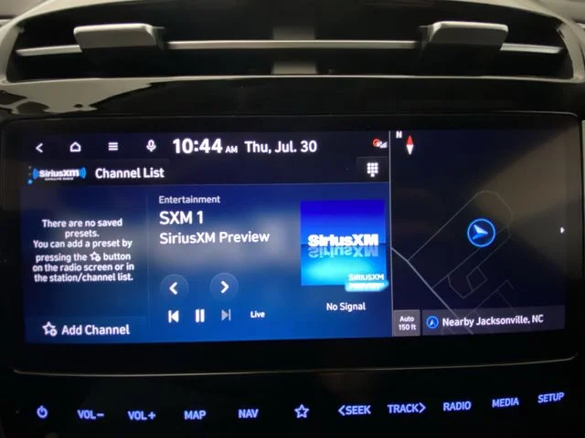 Used 2023 White Hyundai SEL Convenience image 16