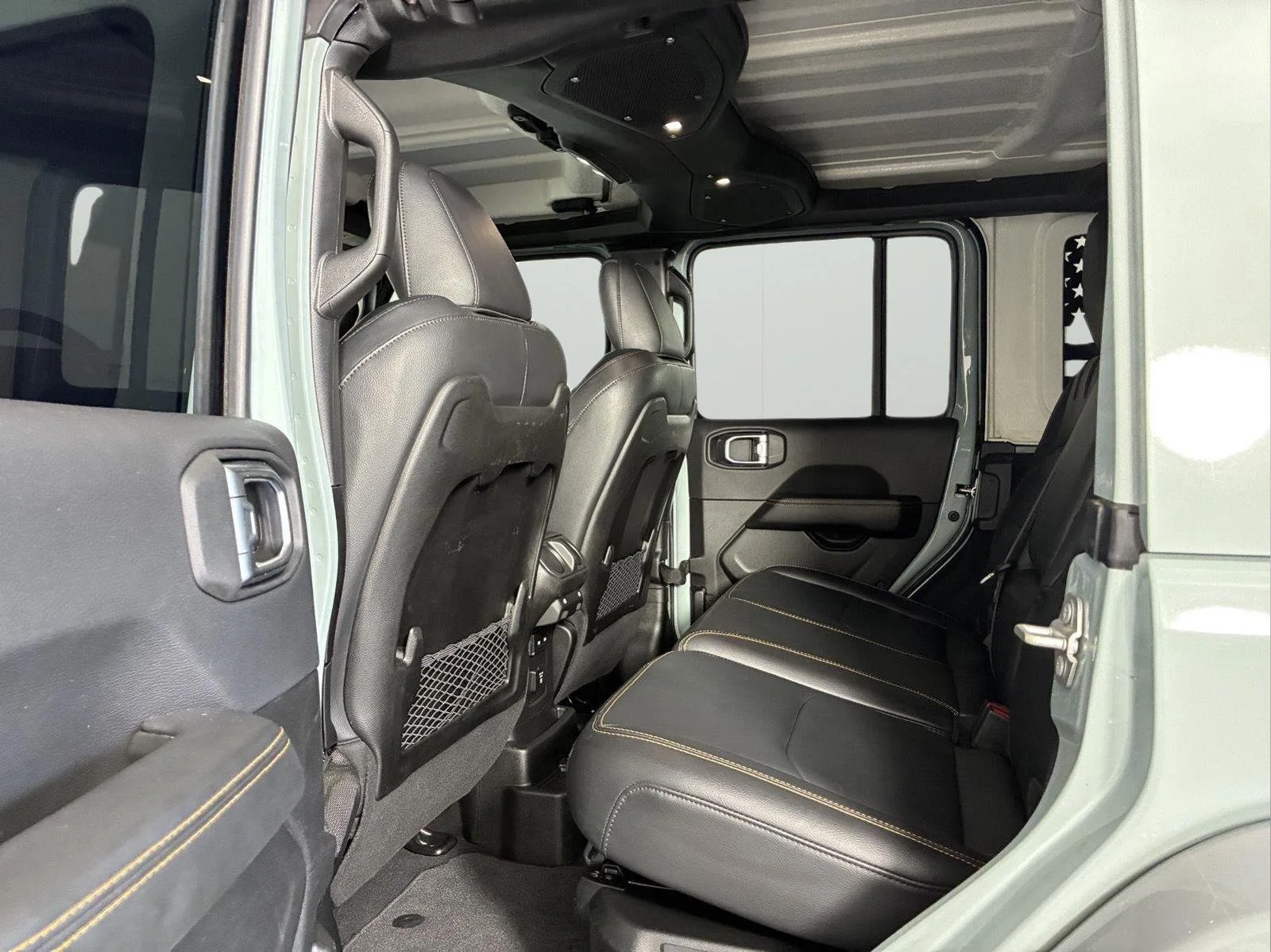 Used 2024 Earl Clearcoat Jeep Sahara image 23