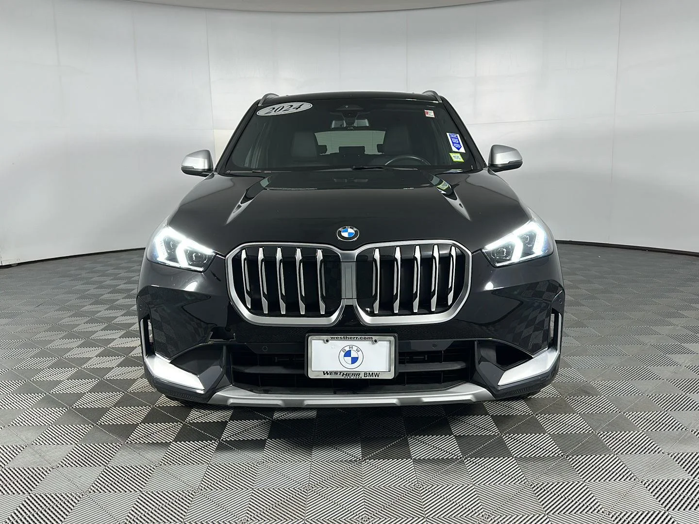 Used 2024 Jet Black BMW xDrive28i image 2
