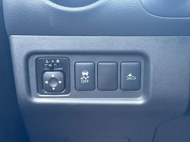Used 2024 Gray Mitsubishi ES image 18