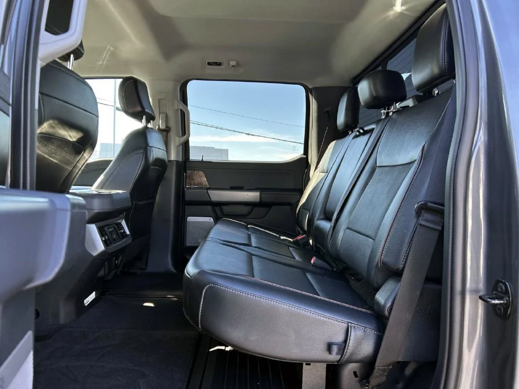 Used 2023 Gray Metallic Ford Lariat image 19